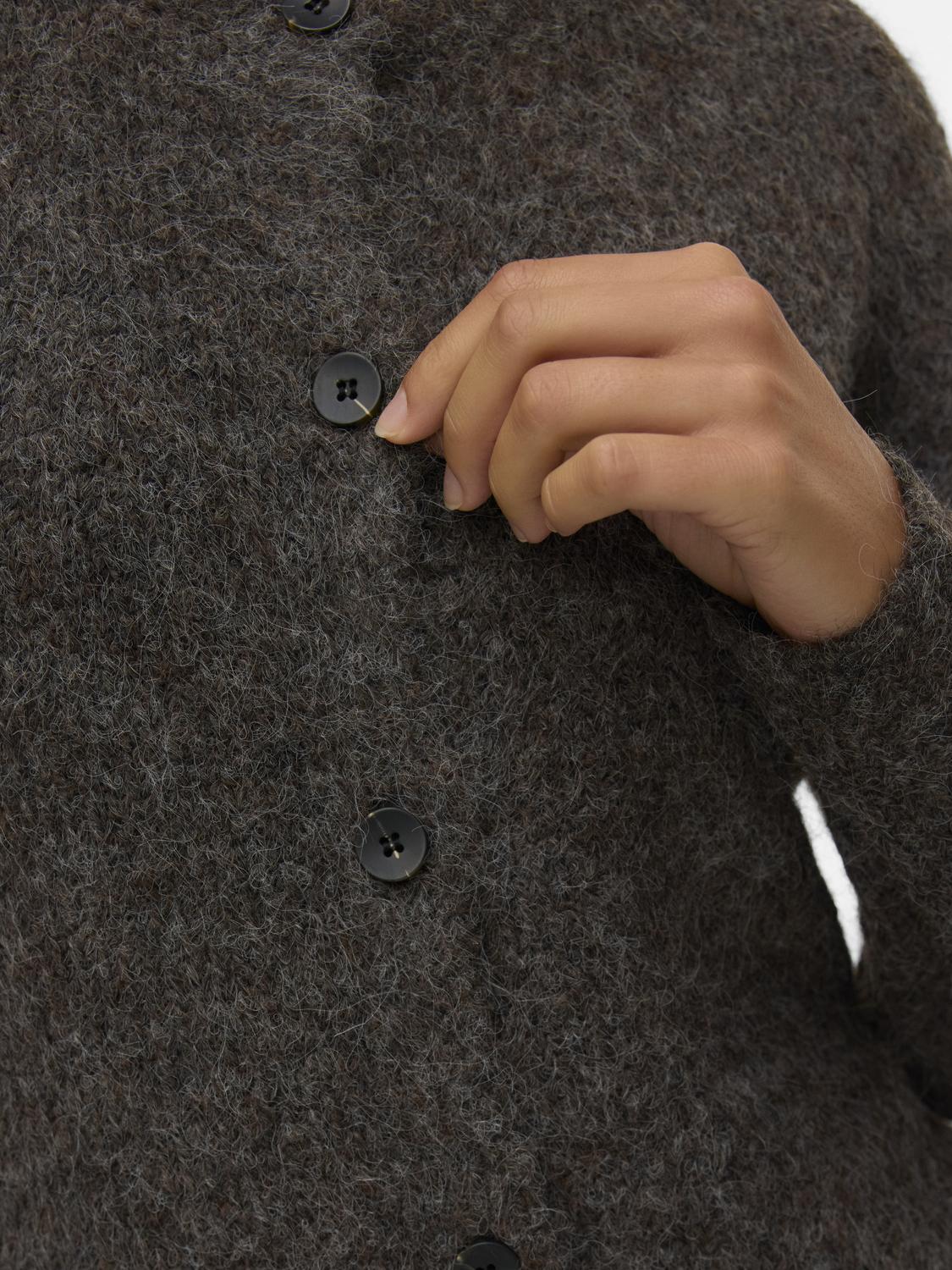model_shot-detail